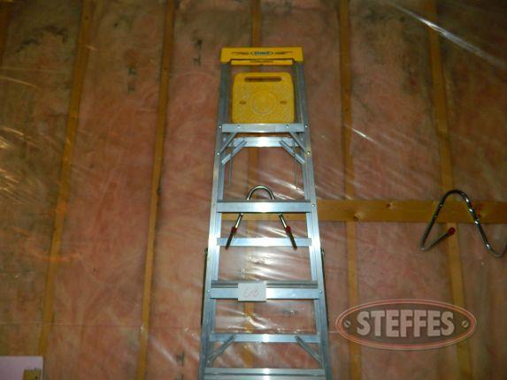 7- Ladder - step stool_2.jpg